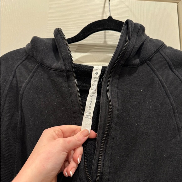 Lululemon Cropped Scuba - Picture 3 of 5